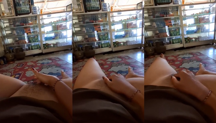 Mau Tunggu Pelanggan Sepi, Akhirnya Masturbasi di Tempat